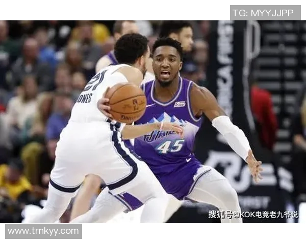 爵士夺得季后赛首胜，米切尔砍下35分力擒灰熊