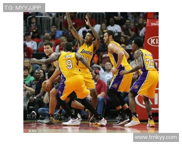 老鹰擒下鹈鹕,杨阳狂砍三双表现 老鹰擒下鹈鹕,杨阳狂砍三双表现